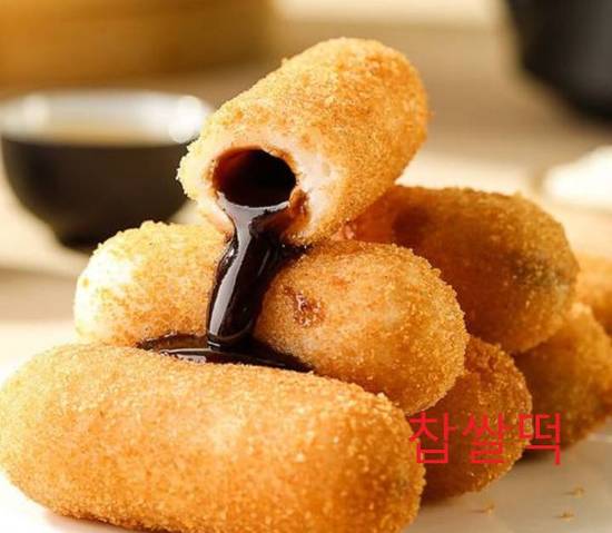 Rice Cakes dipped in Syrup红糖糍粑
